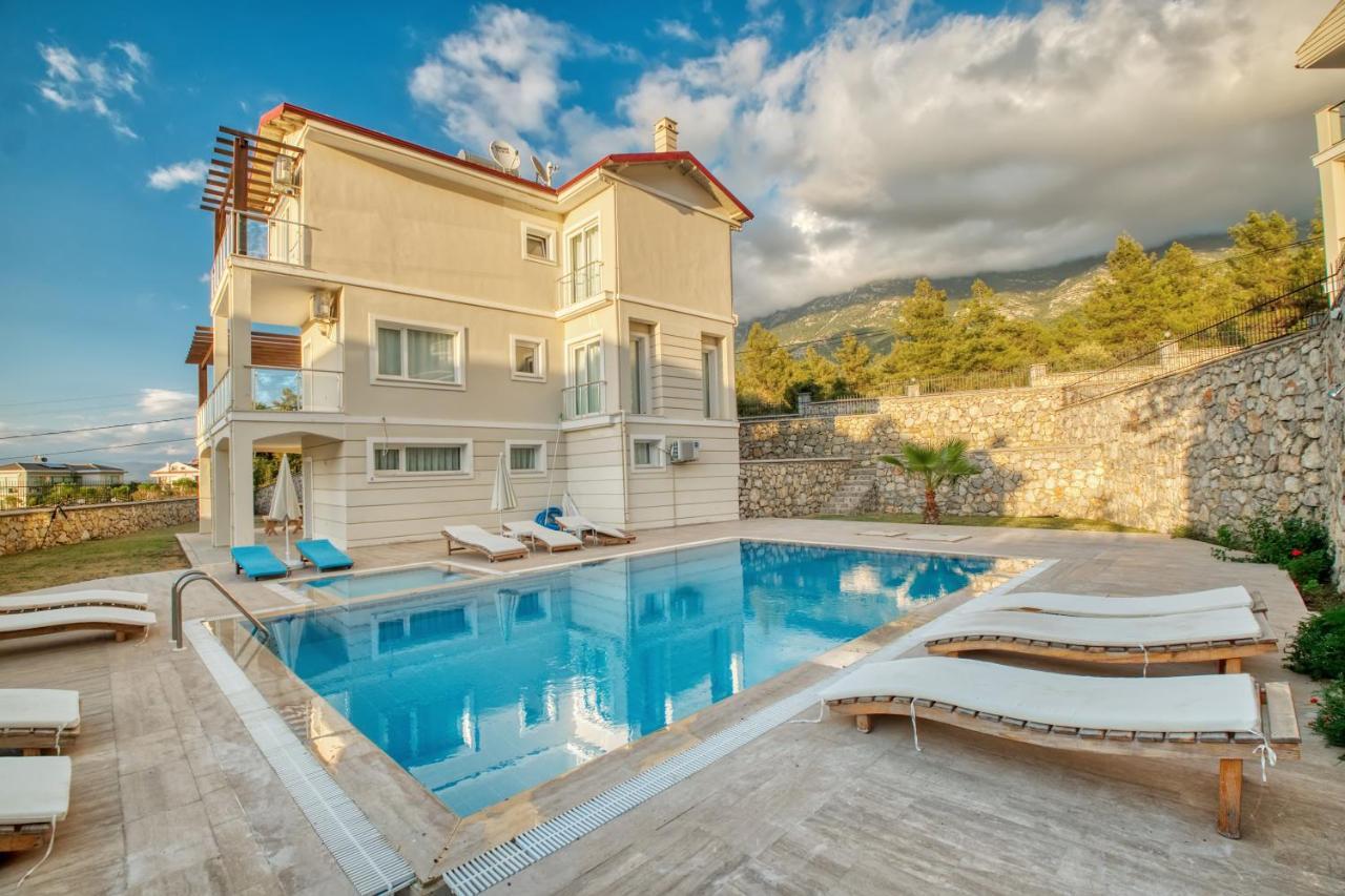 Villa,1066494763:JPEG