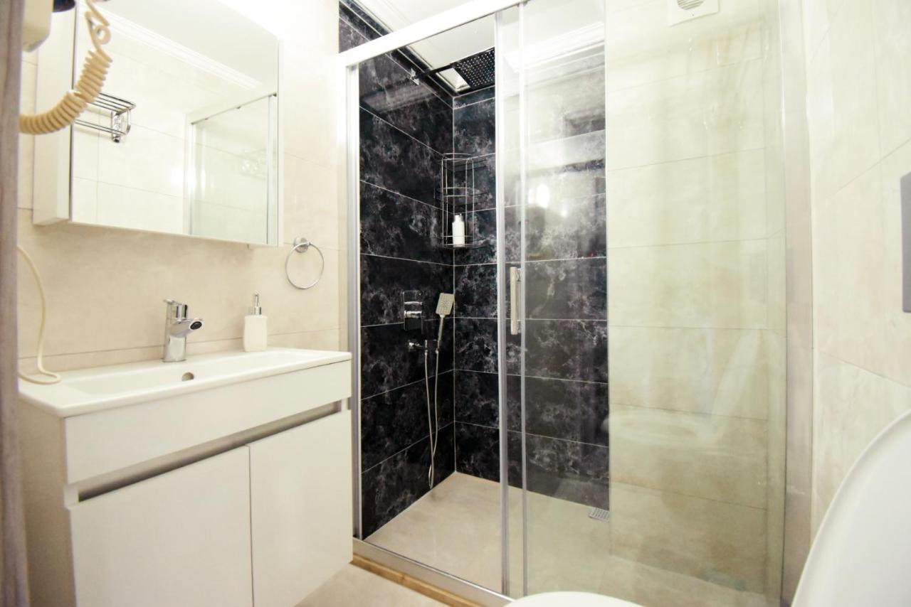 Suite,1199674696:JPEG