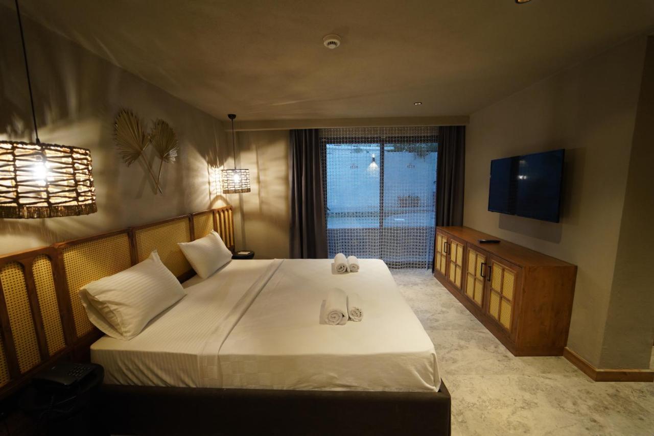 Double Room with Pool View