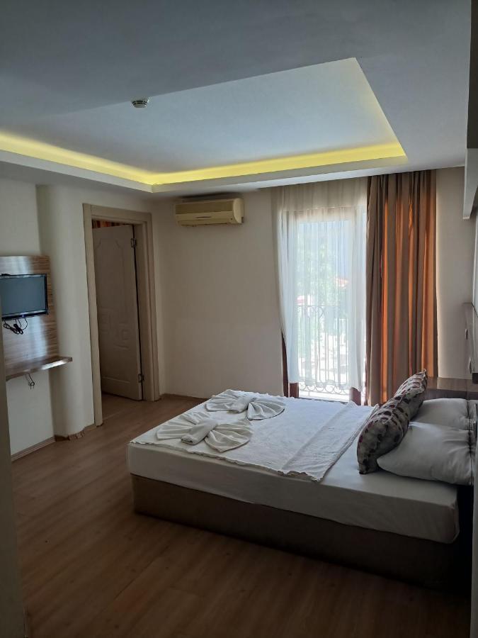 Family Room,1296918706:JPEG