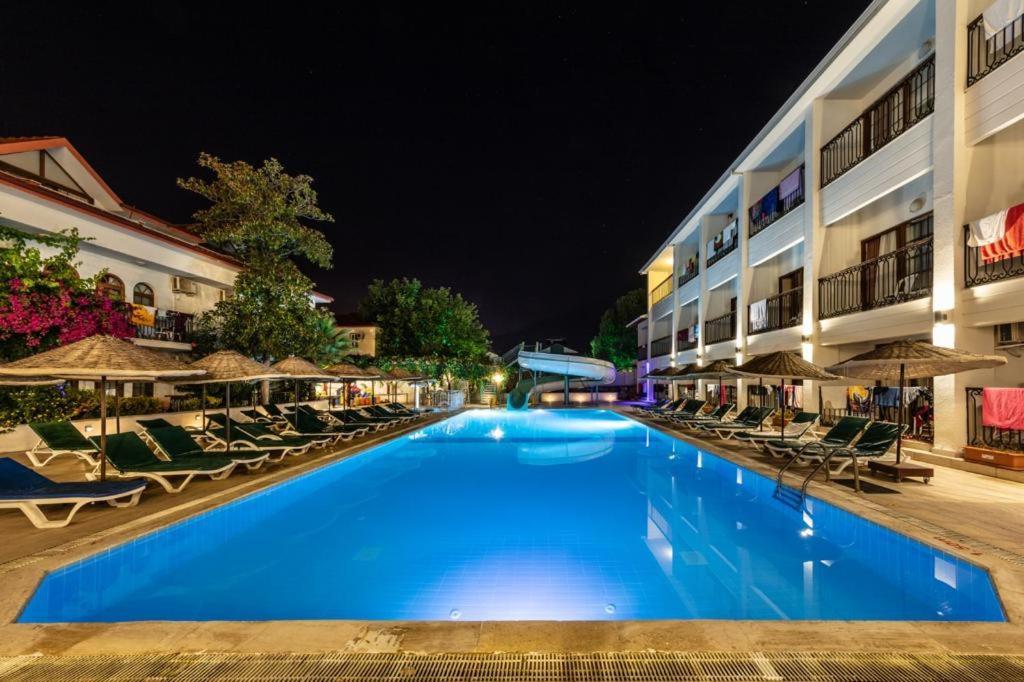 Queen Room with Pool View