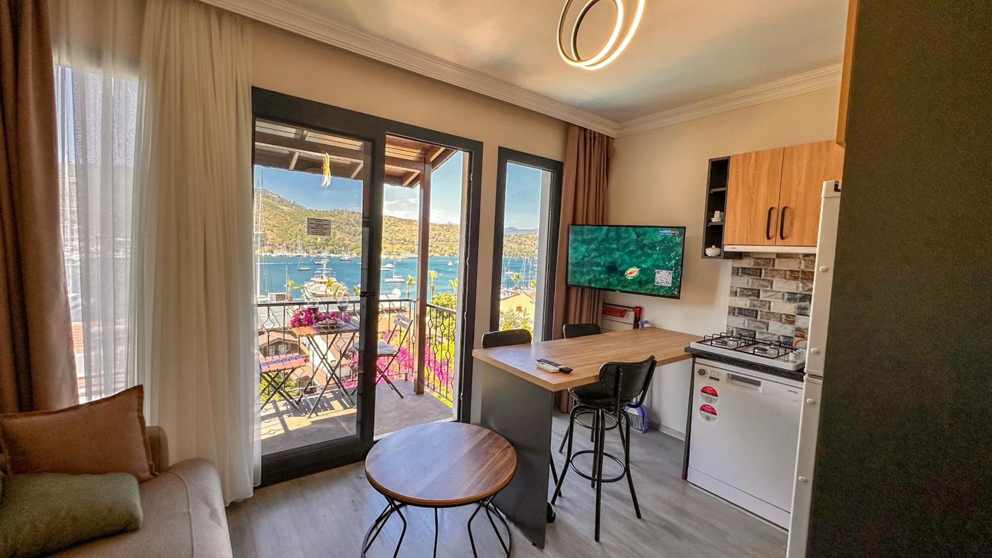 Queen Suite with Sea View