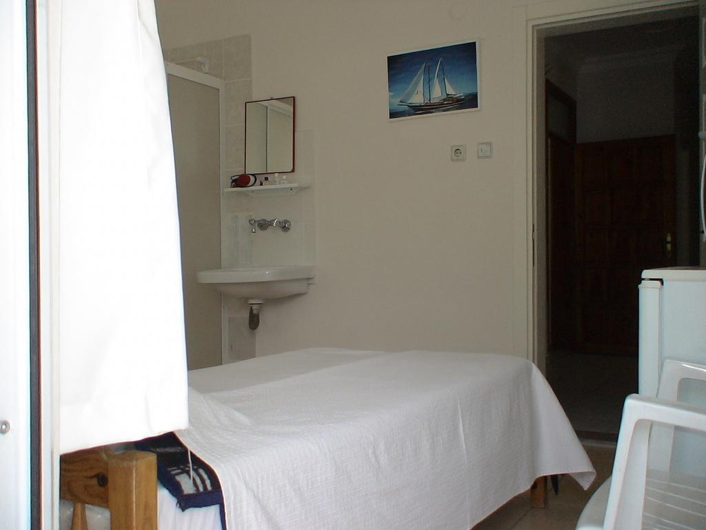 Standard Single Room,1588158735:JPEG