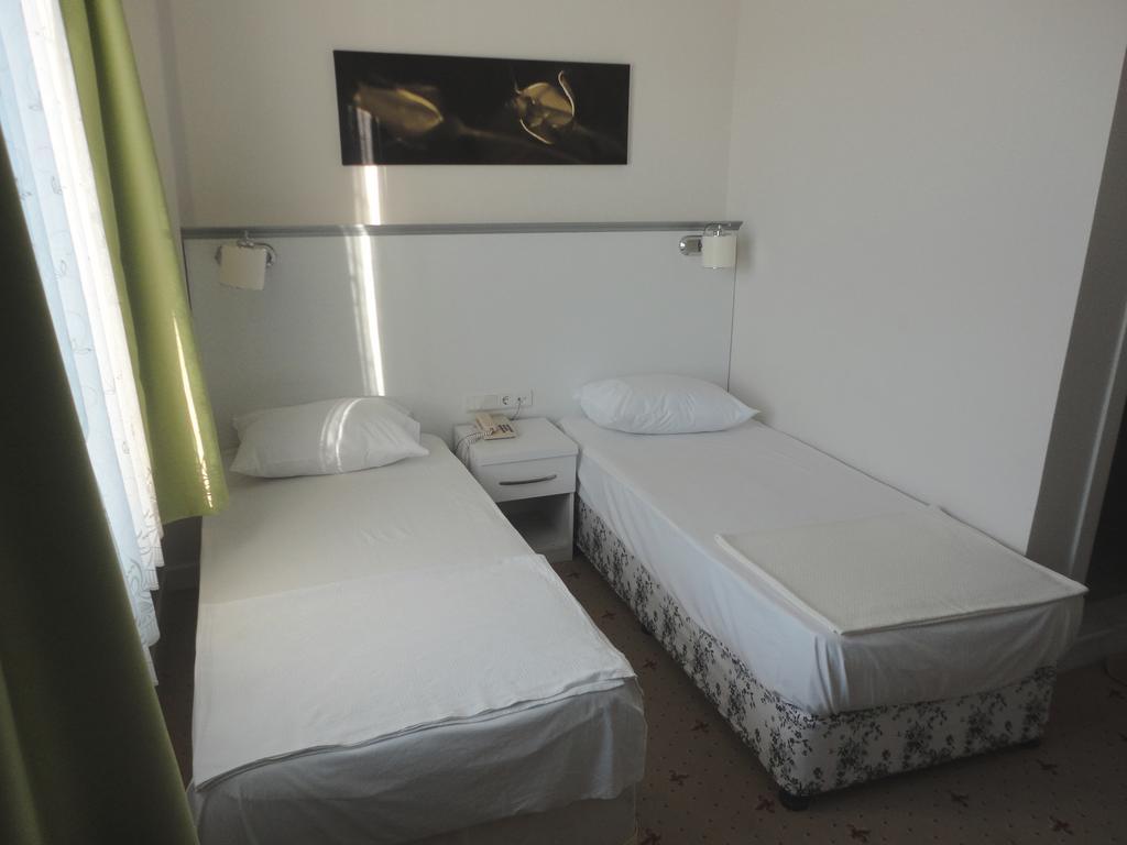 Standard Twin Room Partial Sea View,202421620:JPEG