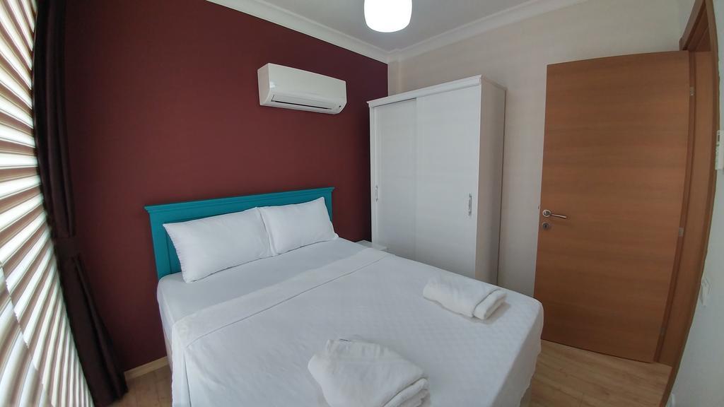 One-Bedroom King Apartment,264333349:JPEG