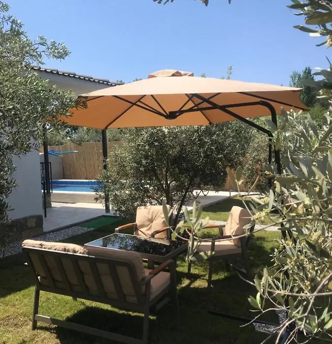 Villa_Olive-1