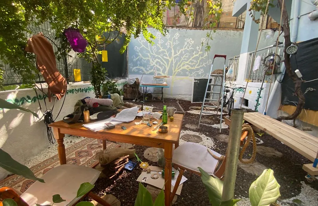 Studio Home-1
