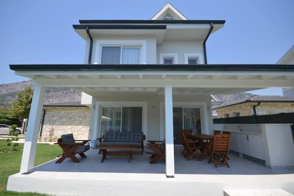 Goecek'Te Muestakil Havuzlu Villa-1