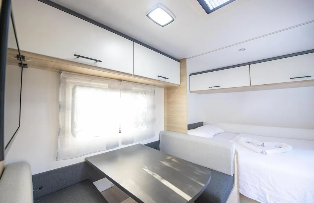Nomade Caravan Camping-1