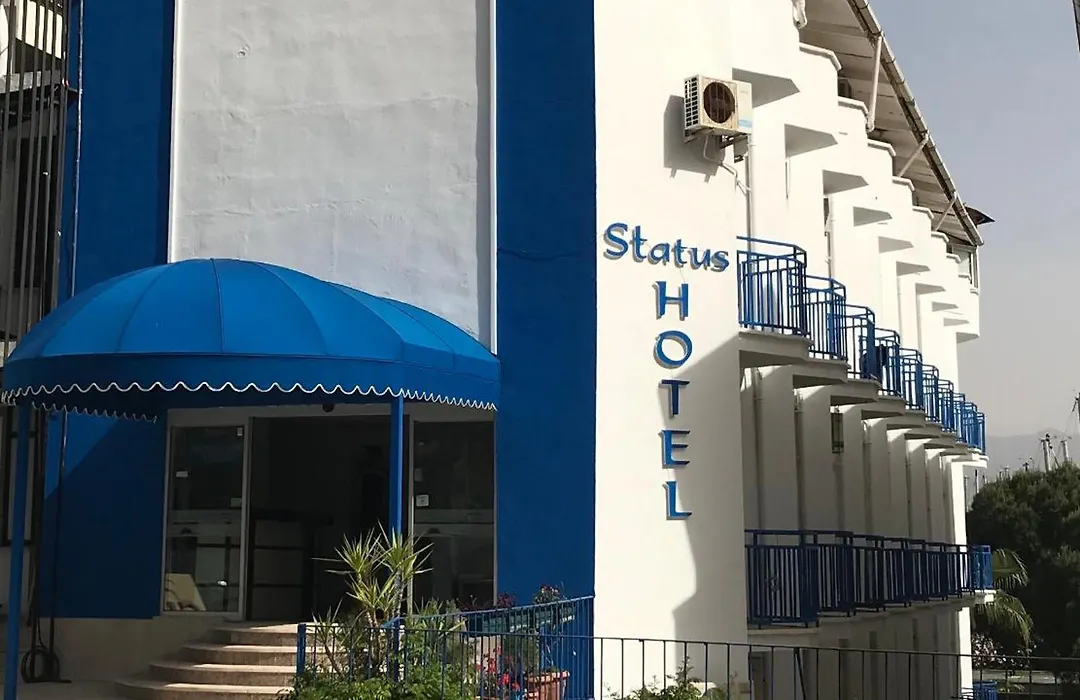 Hotel Status-1