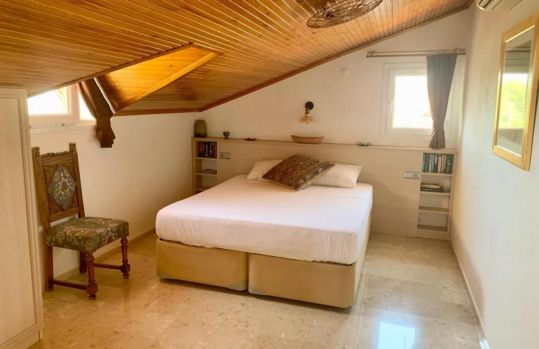 Villa Ruya-Privatepool-Seaview-Gamesroom-1
