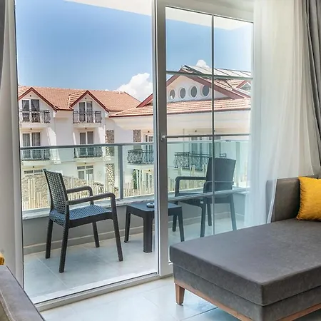 Midpoint Suites-3