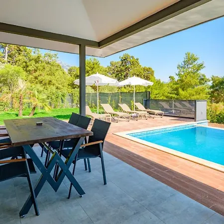 Oreo - 3 Bedroom Holiday Villa With Jaccuzi In Fethiye Yesiluezuemlue-2