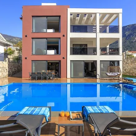 Oeluedeniz De Sik Tasarimli Luex Havuzlu Oezel Villa-2