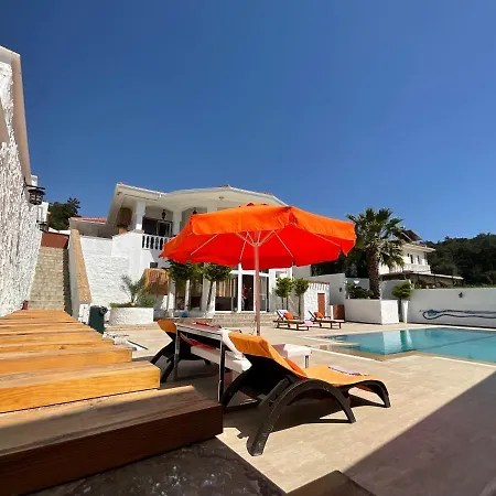 Havuzlu Doga Icinde Misafir Evi Uezuemlue Fethiye-3
