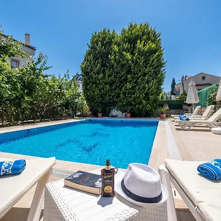 Private Pool Naz 1-2