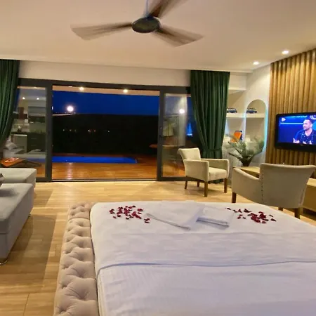 Jakuzili Havuzlu Tropical Balayi Temali Lux Villa-3
