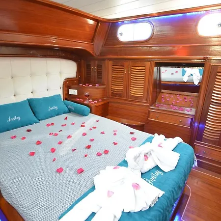 Incilay Yacht Rent-3