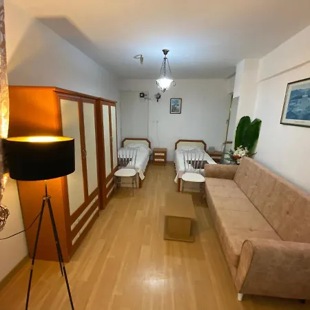 Studio Home-2