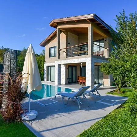 Gorgeous Villa With Private Pool And Jacuzzi In Fethiye-3