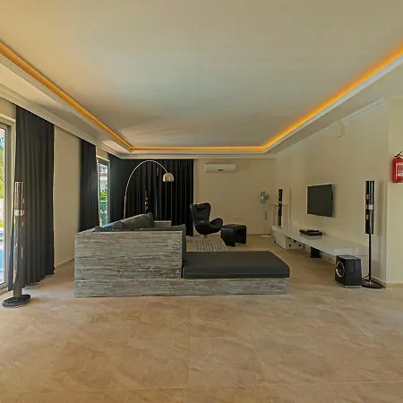 Luxury Villa For 8 People In Fethiye, Oeluedeniz - Awz 168-3