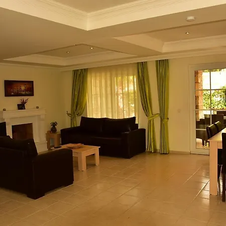 Villa Emerald 3-3