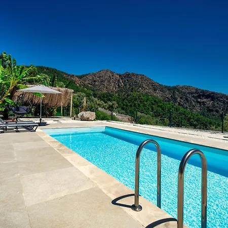 The Box House & Charming Private Tiny House & Pool-3