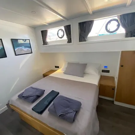 Yacht Room Hotel-2