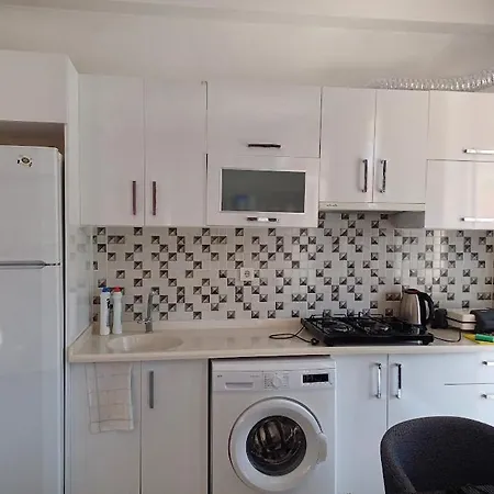 Paddys Apartments, Hisaroenue-2