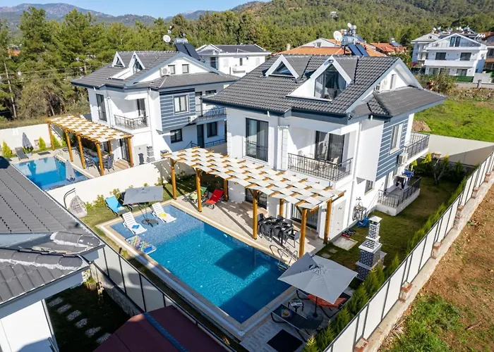 Haustierfreundliches Villa Leona - 5 Bedroom Holiday Villa In Fethiye